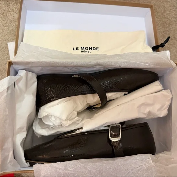 Le Monde Beryl Women's Black Loafers - Picture 1 of 5